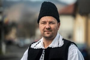 MERITE RECUNOSCUTE – Maramureșeanul Ovidiu Opriș (Teleleu din Maramureș), distins cu titlul de Fotograful Anului